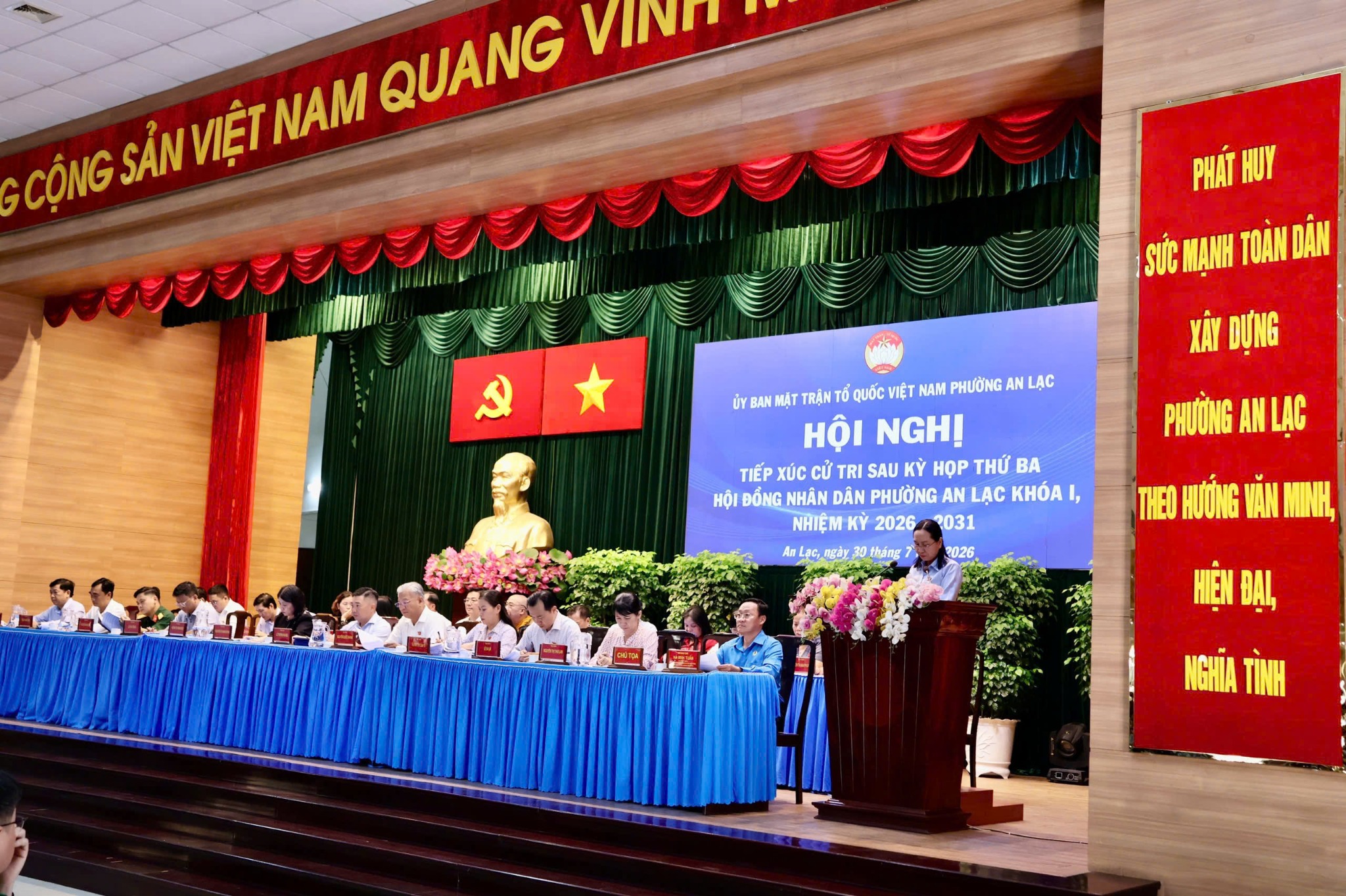 Đại biểu thông tin kết quả Kỳ họp thứ ba HĐND phường