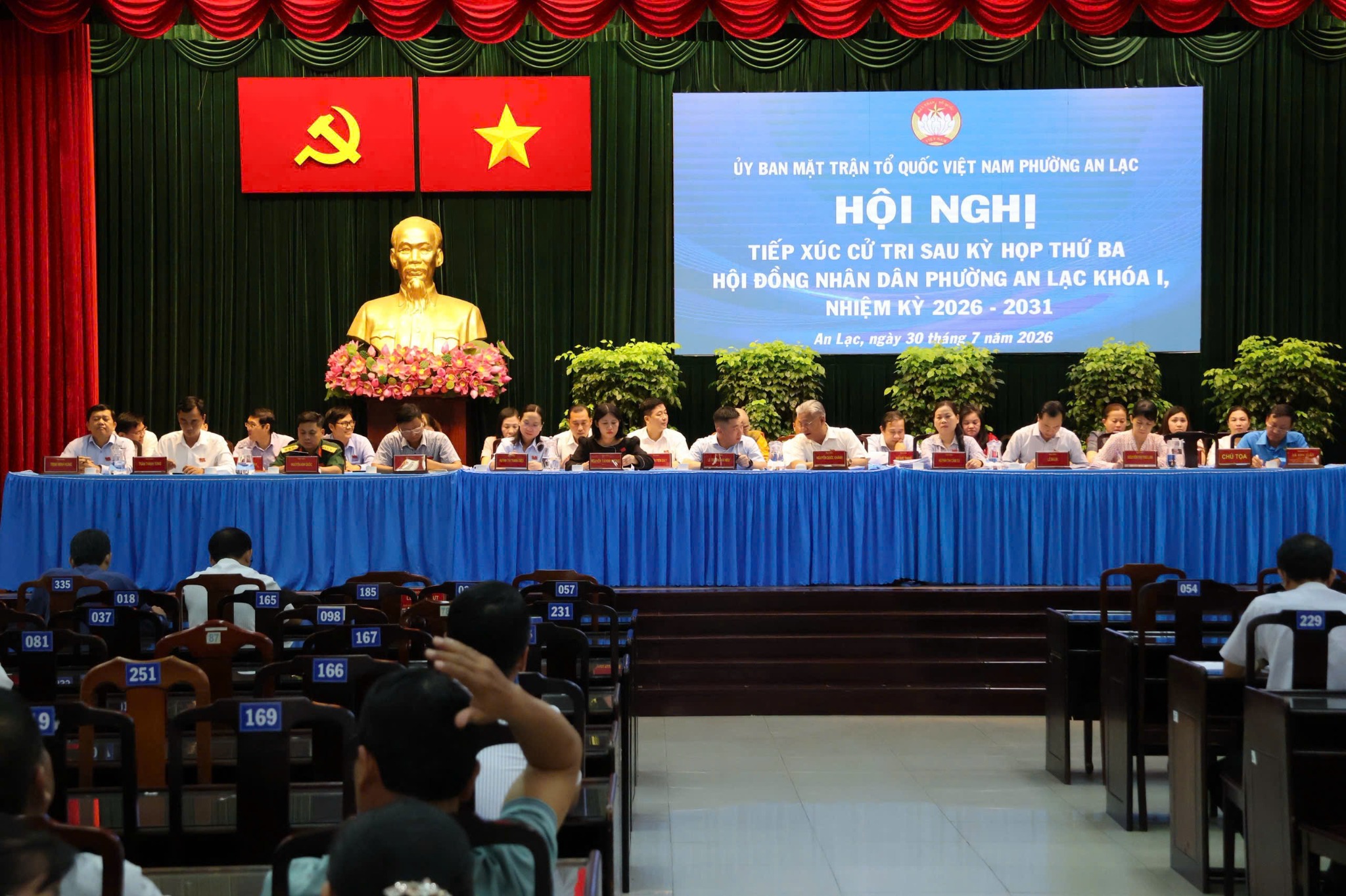 Toàn cảnh Hội nghị tiếp xúc cử tri phường An Lạc