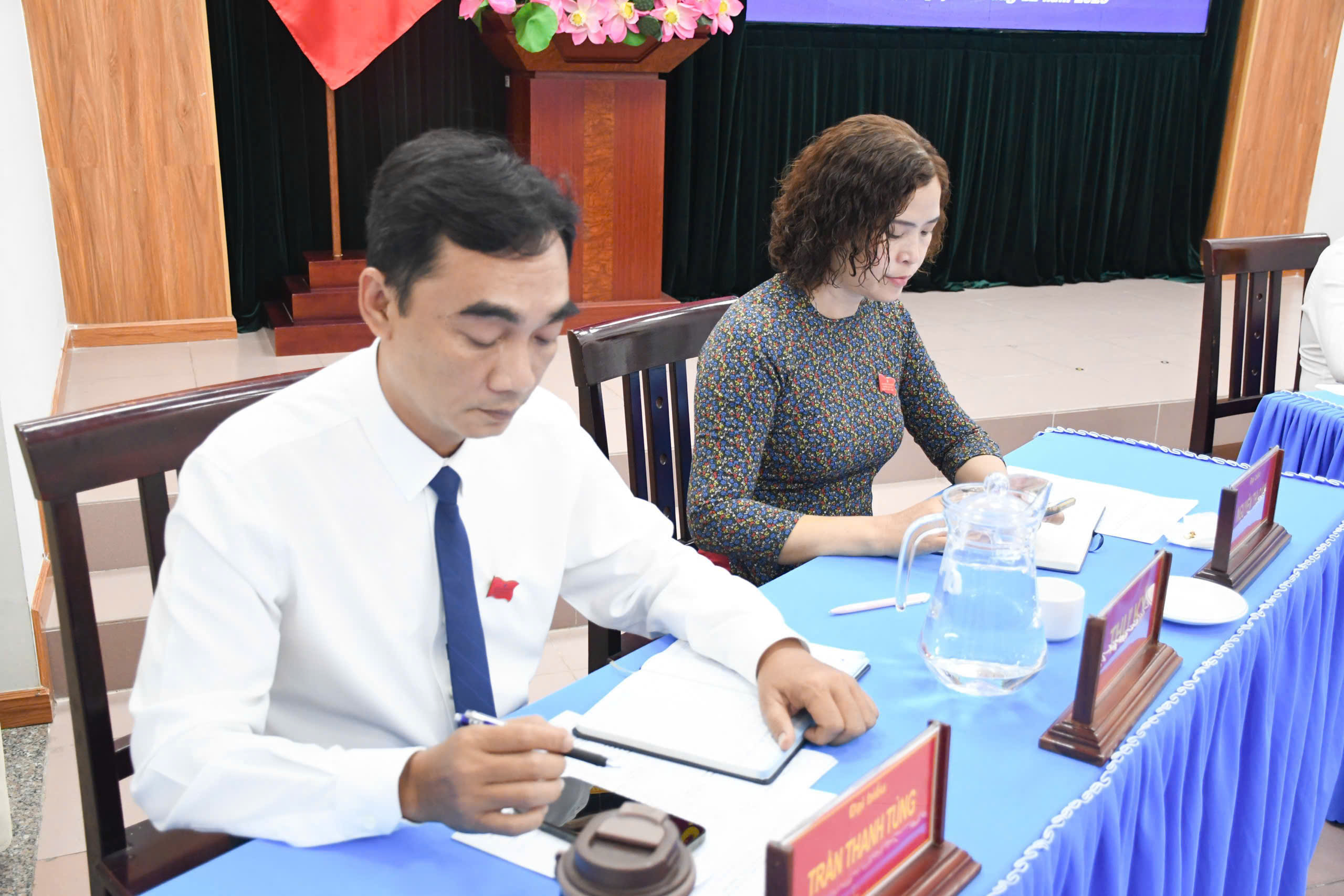 HỘI ĐỒNG NHÂN DÂN PHƯỜNG TỔ CHỨC KỲ HỌP THƯỜNG LỆ CUỐI NĂM 2025 - 6