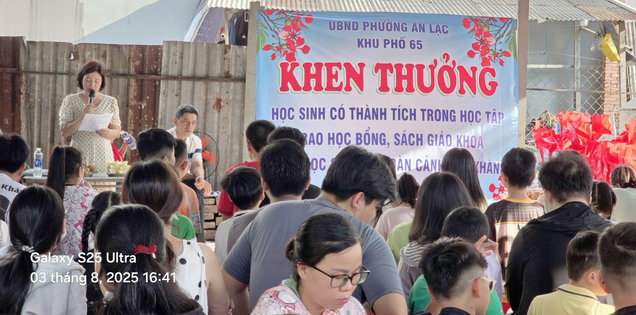 Khu Phố 65, Phường An Lạc Tổ Chức Trao Học Bổng Năm Học 2024 - 2025 Và Sách Giáo Khoa Cho Học Sinh Học Giỏi Và Học Sinh Có Hoàn Cảnh Khó Khăn - 31