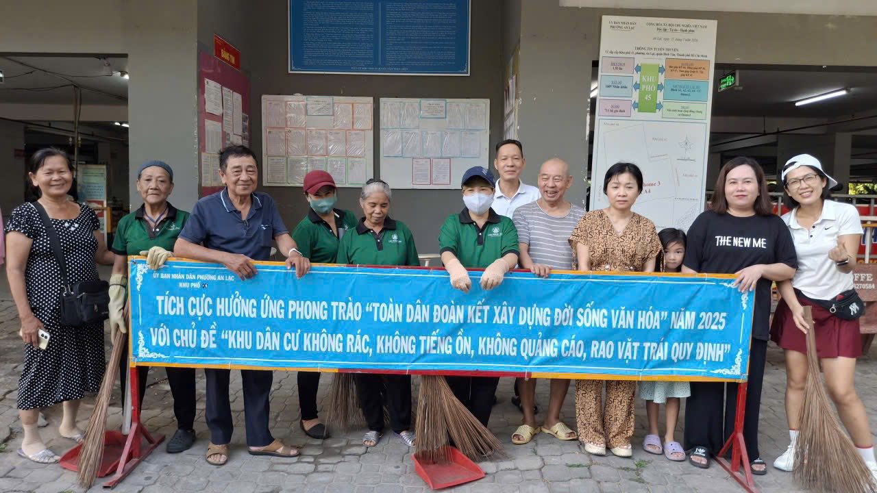 Khu phố 90 duy trì phong trào “15 phút vì khu phố Sạch – Đẹp – An toàn” lần thứ 61 - 1