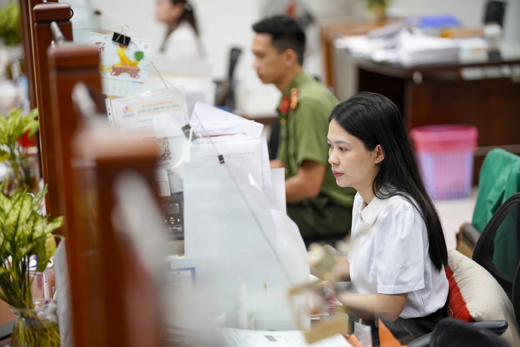 Công chức nghỉ việc do sắp xếp bộ máy được giải quyết chế độ trước 31/8 - 22