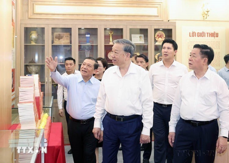 Công tác tuyên giáo và dân vận của Đảng: 95 năm hình thành và phát triển - 2