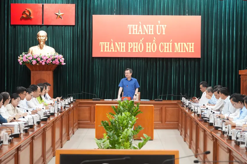 Thành ủy TP.HCM yêu cầu không tổ chức văn nghệ, không nhận hoa chúc mừng Đại hội đảng bộ - 32